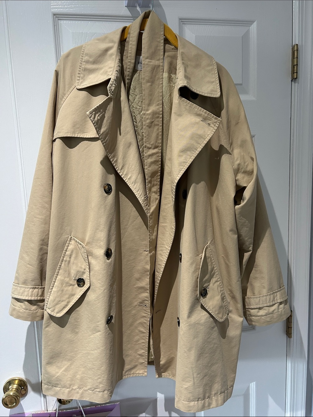 Vintage classics Beige Trench Coat - Lightweight Double-Breasted Jacket